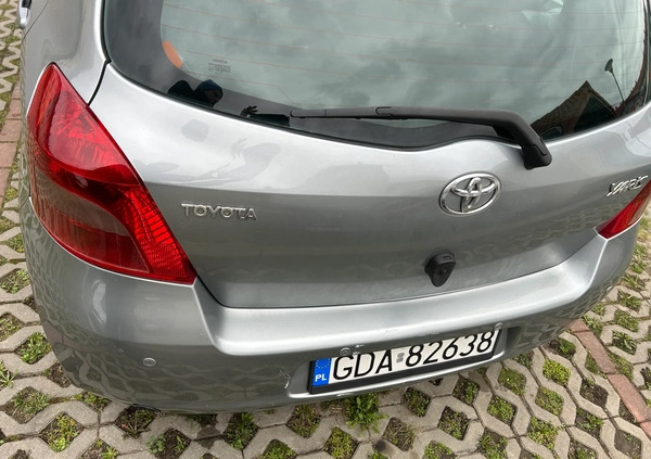 Toyota Yaris cena 17900 przebieg: 241364, rok produkcji 2006 z Gdańsk małe 121